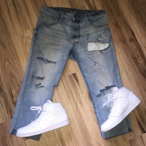 Distressed American eagle jeans